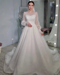 Gorgeous Satin Wedding Dresses Exquisite Lace Applique Sweetheart Fluffy Long Sleeves Princess Style Mopping Bridal Gowns Champagne