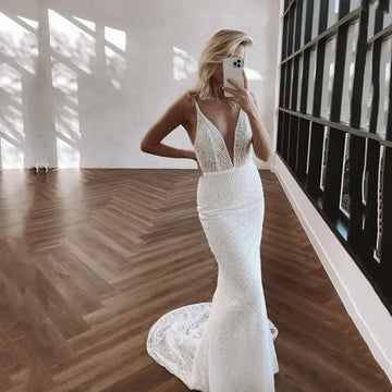 Simple Mermaid Long White Wedding Dress Sexy Deep V-Neck Formal Pleat Spaghetti Straps Vintage Backless Sleeveless Bridal Growns Ivory
