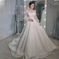Gorgeous Satin Wedding Dresses Exquisite Lace Applique Sweetheart Fluffy Long Sleeves Princess Style Mopping Bridal Gowns