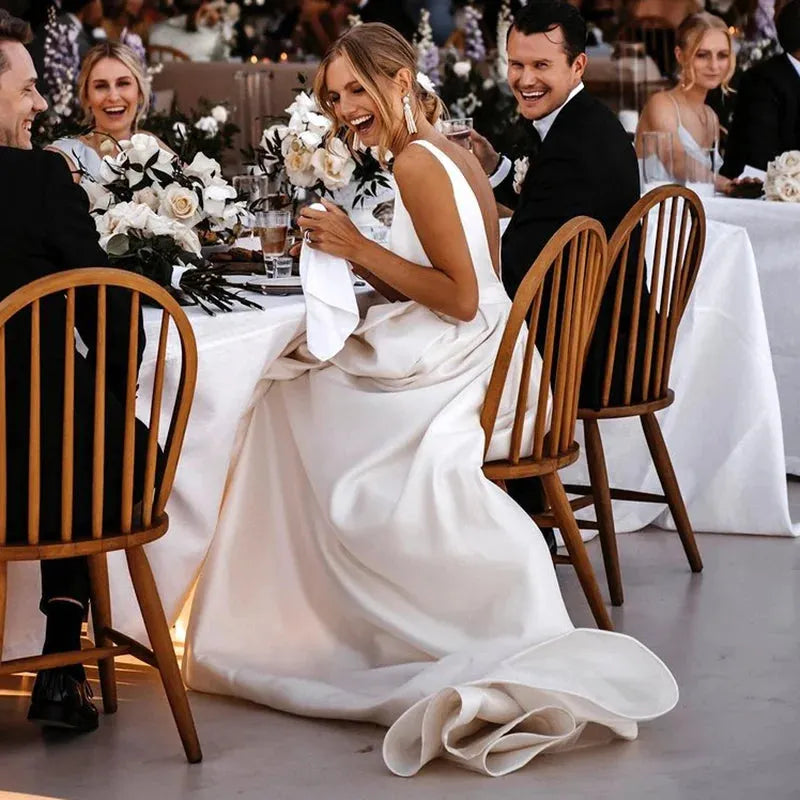 Sexy Deep V-Neck Wedding Dresses A-Line Split Satin Sleeveless Modern Belt Bride Gowns Pleats Zipper Vestido De Noiva