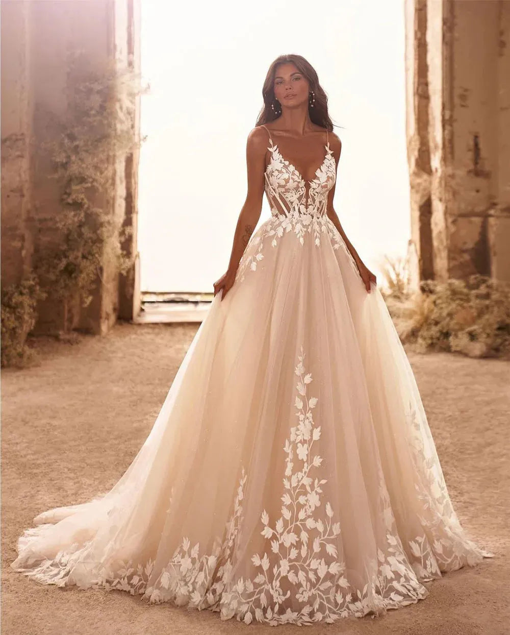 Graceful V Neck Wedding Dresses Backless 3D Floral Appliqued Lace Bridal Gowns Tulle Bride Dress vestido de novia