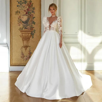 White Princess Wedding Dresses V-Neck Long Sleeve Appliques Bride Dress Boho Beach Women Wedding Prom Gowns Custom Size