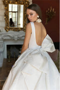 Graceful Soft Satin Wedding Dresses V Neck Backless Sleeveless Sweep Train Bridal Dress Bow Simple Plus Size Robe De Mariée