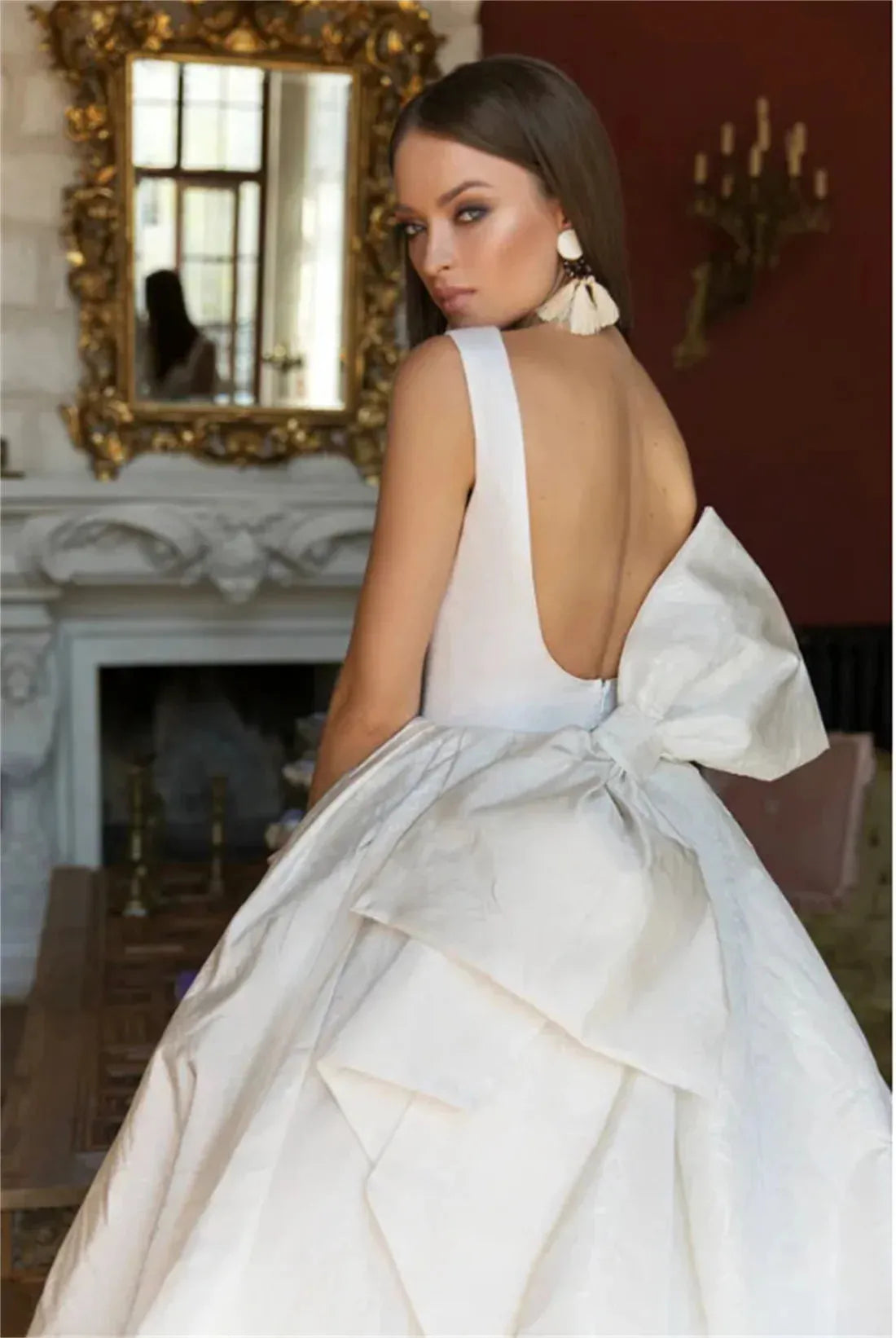 Graceful Soft Satin Wedding Dresses V Neck Backless Sleeveless Sweep Train Bridal Dress Bow Simple Plus Size Robe De Mariée