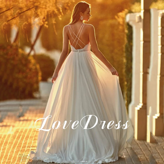 Boho Spaghetti Straps V-Neck Wedding Dress With Side Split Lace Applqiues Beach Chiffon Bride Gown Backless Criss-Cross A-Line