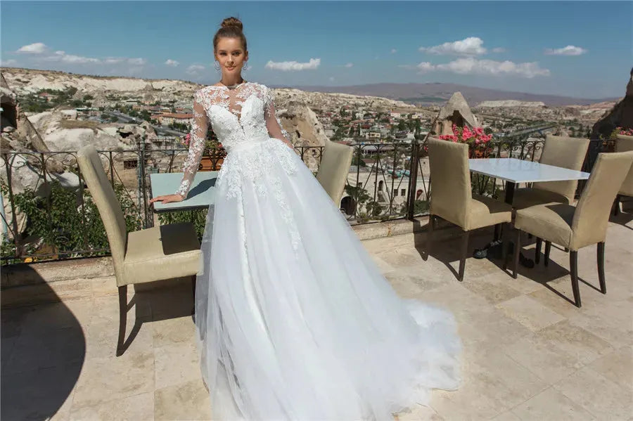 A-Line Lace Appliques Tulle Wedding Dress Scoop Neck Full Sleeves Open Back Sweep Train Bridal Gown Vestido De Novia Custom Made