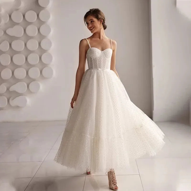 Robe de mariée simple en tulle à pois ondulés, sans manches, sans bret