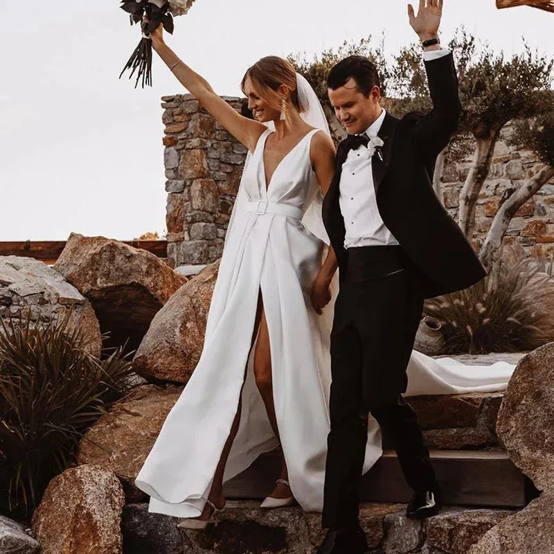 Sexy Deep V-Neck Wedding Dresses A-Line Split Satin Sleeveless Modern Belt Bride Gowns Pleats Zipper Vestido De Noiva