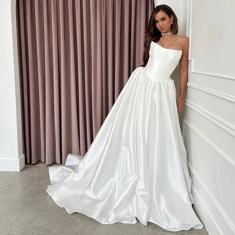 White A-Line Wedding Dresses Strapless Sleeveless Sweep Train Bridal Dress Formal Wedding Ball Prom Gowns Customized Beige