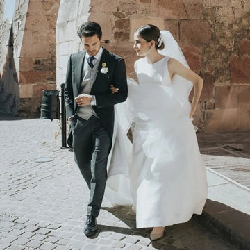 Boho O-Neck Sleeveless Wedding Dress With Pockets A-Line Simple Satin Bride Gown Backless Court Train Vestido De novia Ivory