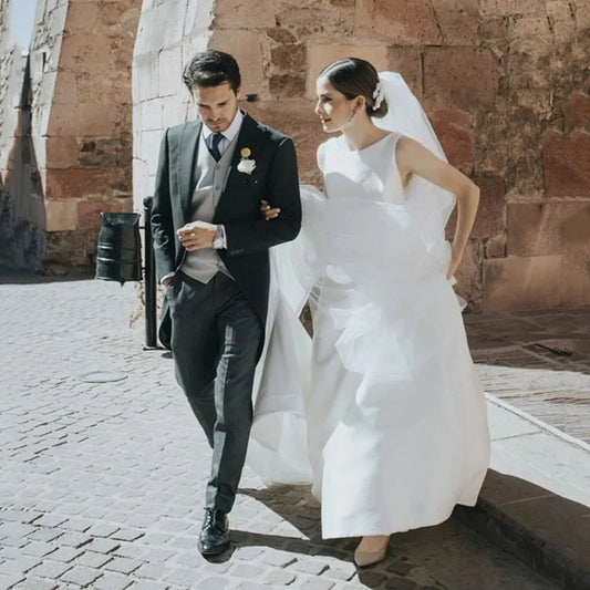 Boho O-Neck Sleeveless Wedding Dress With Pockets A-Line Simple Satin Bride Gown Backless Court Train Vestido De novia