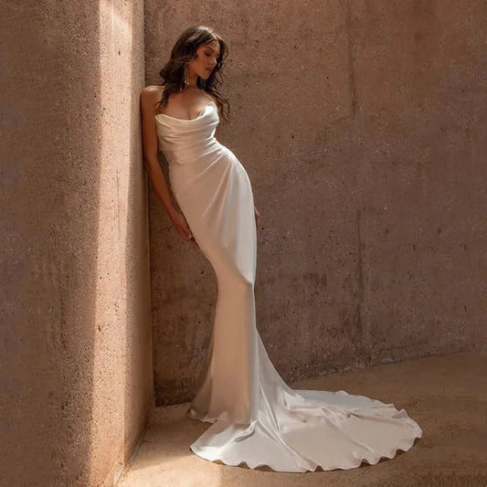 Boho Satin Mermaid Wedding Dress Sleeveless Simple Strapless Wedding Gown Backless Pleat Sweep Train Bridal Dress Robe De Mariee As Picture