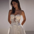 Gorgeous Strapiess Tulle Wedding Dresses for Women Sleeveless Bridal Growns with White Flowers Vestidos De Novia Backless