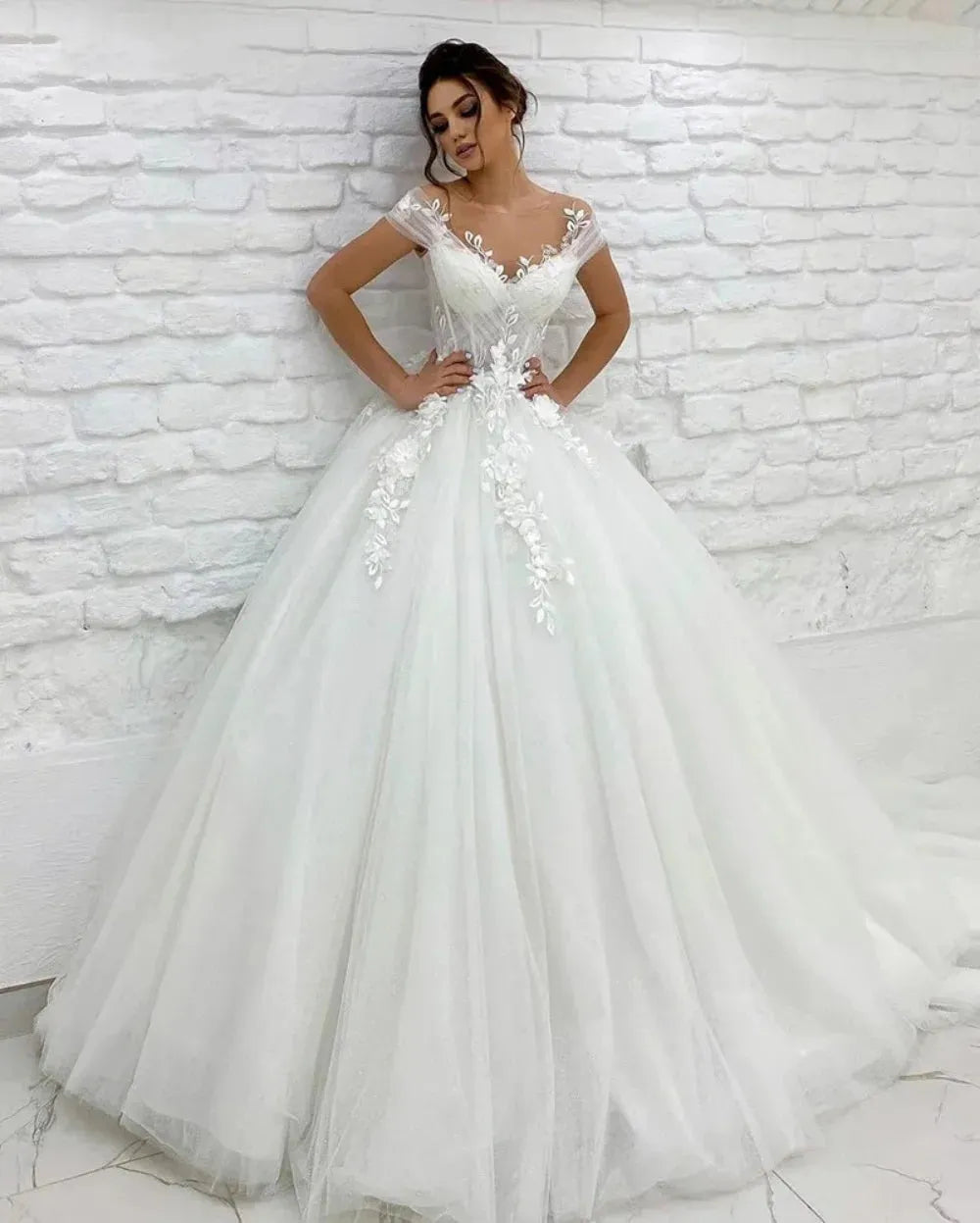 Classic White Tulle Wedding Dress Sleeveless 3D Flowers A-Line Floor-Length Bridal Gown Custom Made Women Formal Evening Dress As Picture