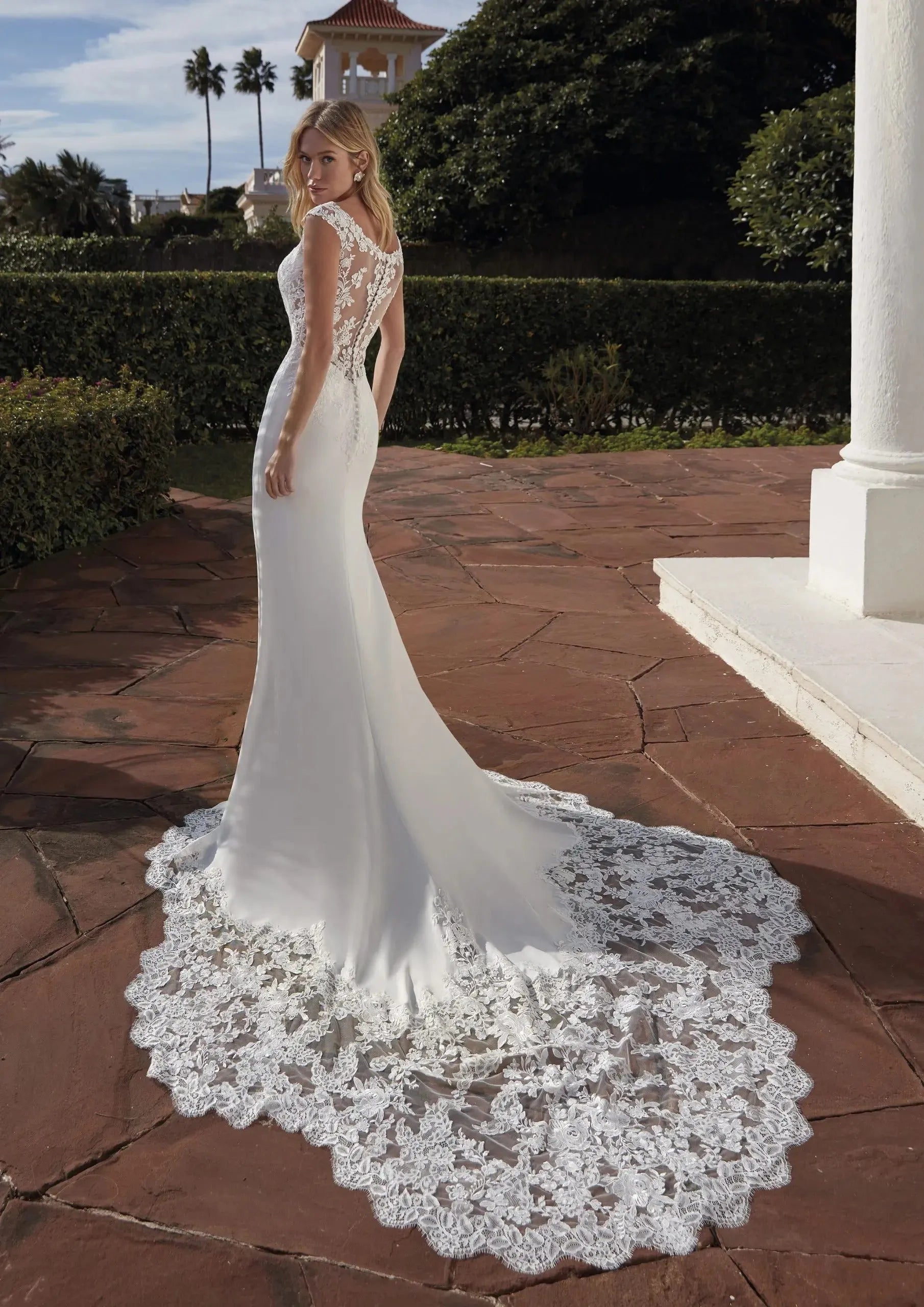 Sensual Mermaid Dress in Crepe Modern Princess Bridal Gown Bow Satin Court Train Vestido De Novia Mermaid Wedding Dress Satin