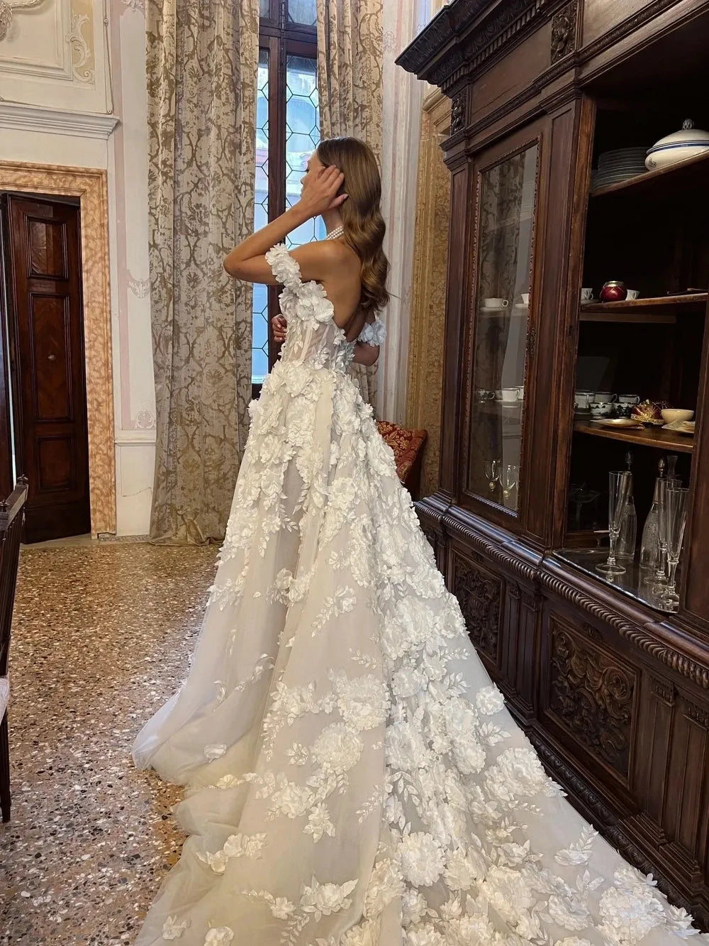 Graceful Off The Shoulder Wedding Dress Classic 3D Flower Bride Robe White A-line Tulle Long Bridal Gown Robe De Mariée