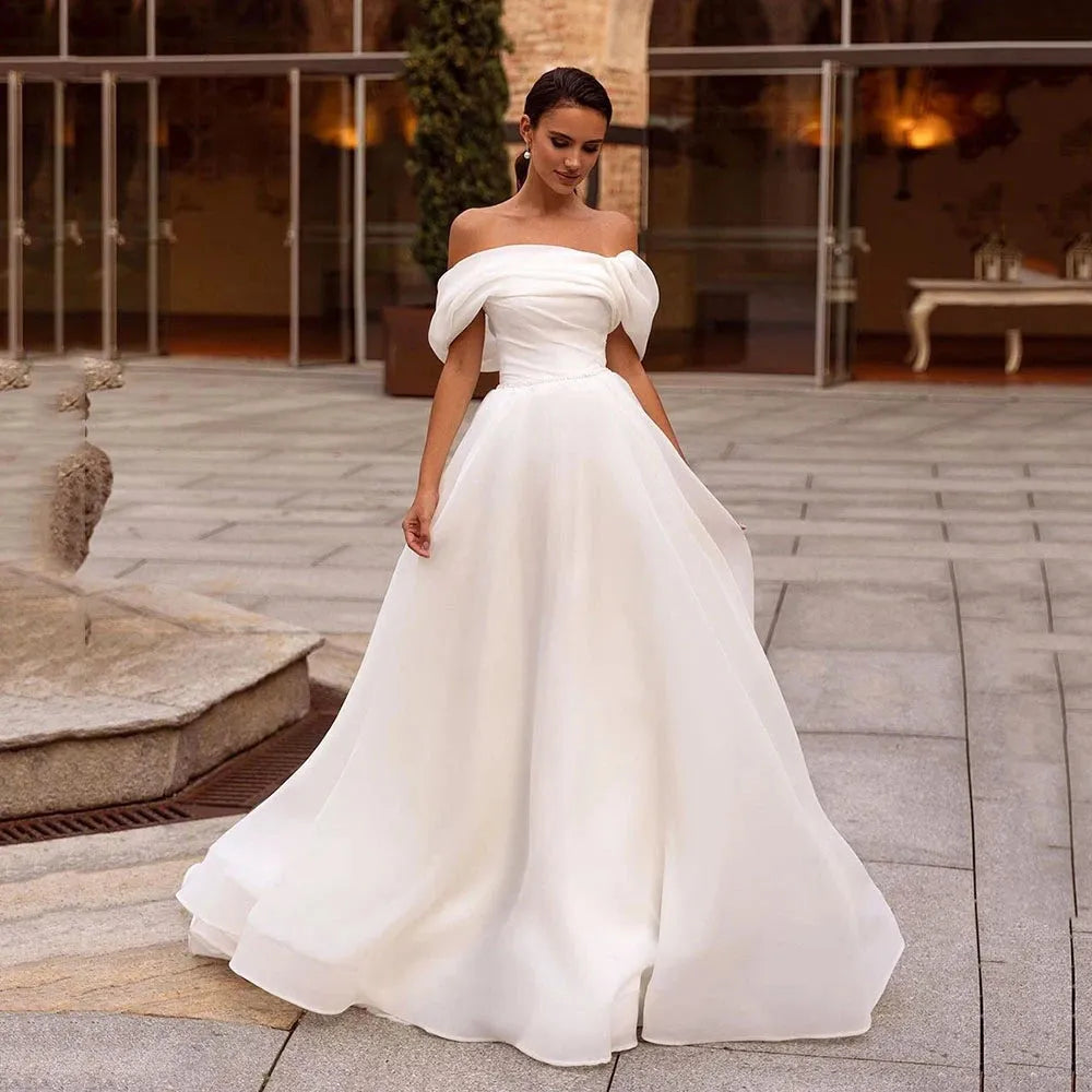 Vestidos de novia elegantes con hombros descubiertos, corte A, plisado