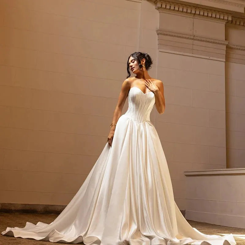 White Princess Wedding Dresses Sweetheart Sleeveless Satin Bridal Dress Boho Beach Wedding Prom Ball Gowns Customized White