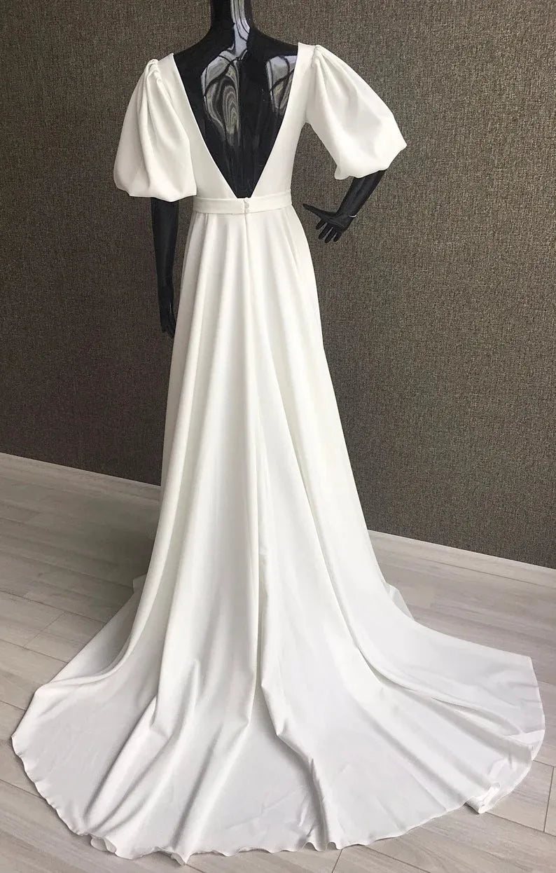 Elegant A-Line Wedding Dress Square Collar Short Puff Sleeve Open Back Bow Pearls Bridal Gown Floor-Length Vestido De Noiva