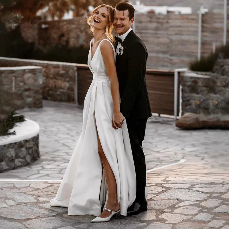 Sexy Deep V-Neck Wedding Dresses A-Line Split Satin Sleeveless Modern Belt Bride Gowns Pleats Zipper Vestido De Noiva