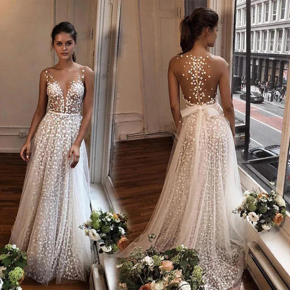 Spaghetti Straps White Wedding Dresses Lace Appliqeus V-Neck Illusion Back Floor Length Bridal Gowns Vestidos De Novia Ivory