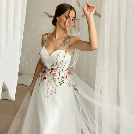 Embroidered Floral colorful Wedding Dresses Sweetheart Backless Bridal Gown Lace Up Fairy Bohemian Wedding Party Gown Ivory