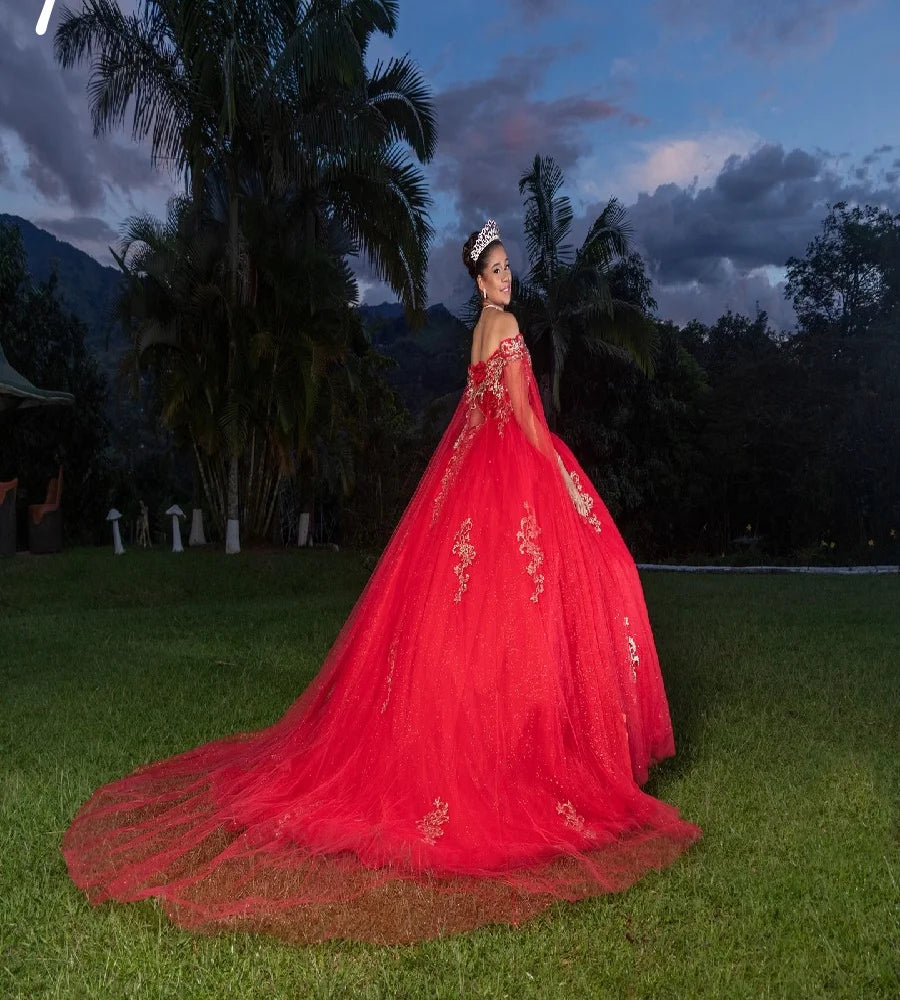 Charming Red Quinceanera Dresses 2025 Ball Gown Cap Sleeves Gold Lace Vestidos De 15 Quinceañeras Para Sweet 16 Dress Customized