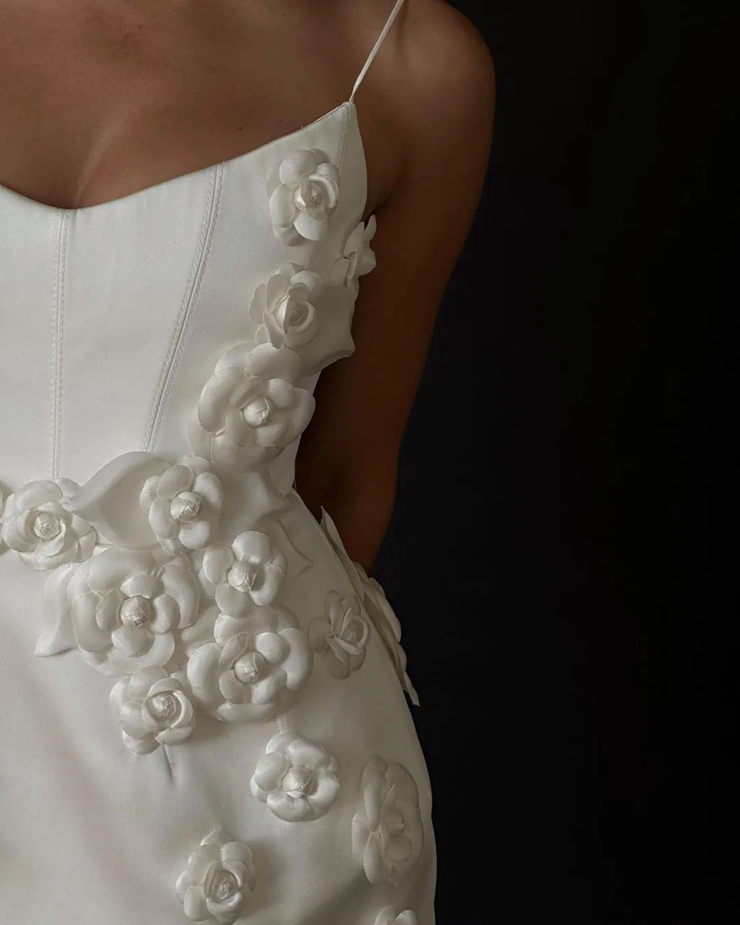 Morden Simple White Short Wedding Dress Sleeveless Satin Backless Vintage Plain Floral Bridal Gown Bow Applique Vestido de Novia