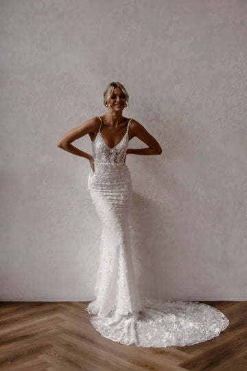 Elegant Mermaid Wedding Dresses White Lace Open Back V-Neck Spaghetti Straps Bridal Gown Sweep Train Vestido De Novia Ivory