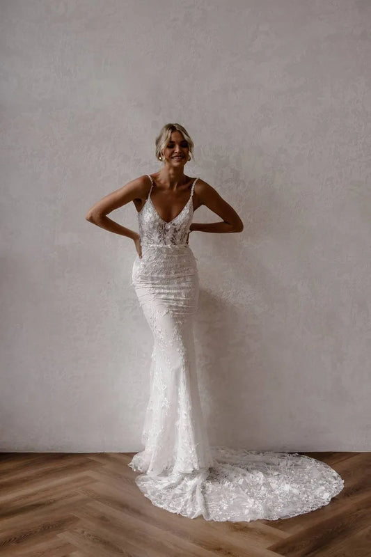 Elegant Mermaid Wedding Dresses White Lace Open Back V-Neck Spaghetti Straps Bridal Gown Sweep Train Vestido De Novia Ivory