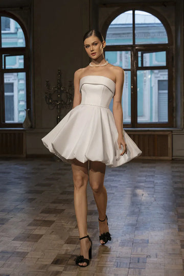 Elegant Short Wedding Dress Off The Shoulder 3D Flowers Open Back Strapless Pleat Bridal Gown Above Knee Vestidos De Noiva Ivory