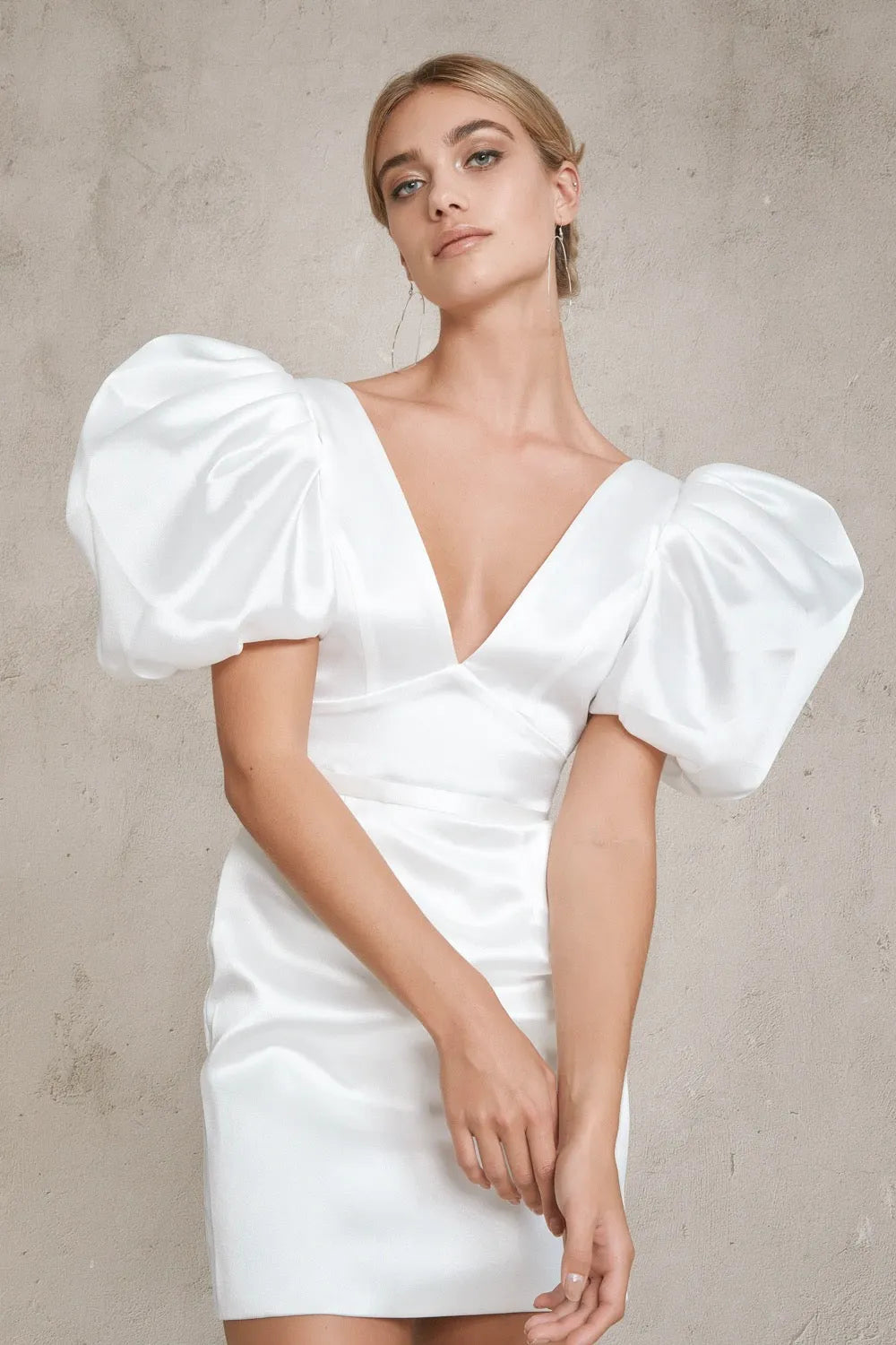 Two Piece Satin V Neck Beach Short Wedding Dresses Detachable Train Backless Short Sleeves A-line Mini Bridal Gowns