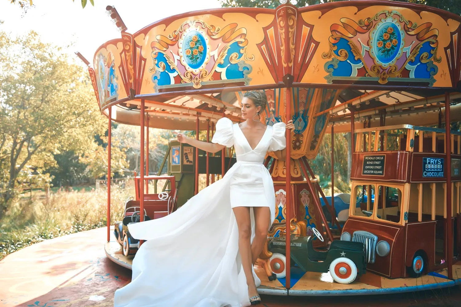 Two Piece Satin V Neck Beach Short Wedding Dresses Detachable Train Backless Short Sleeves A-line Mini Bridal Gowns