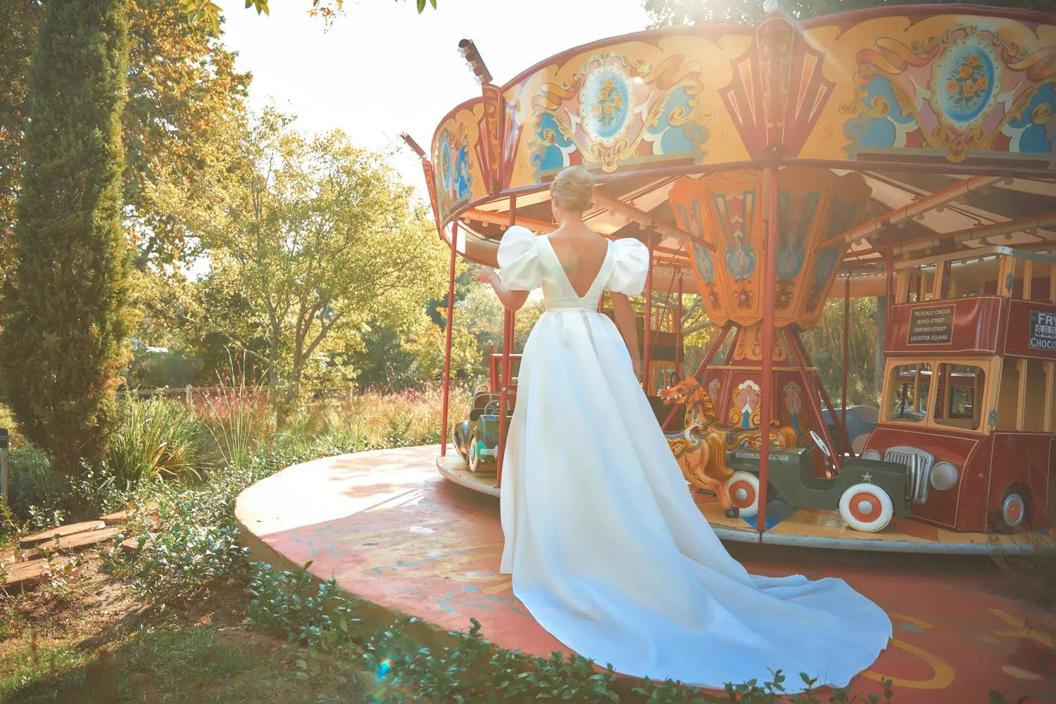 Two Piece Satin V Neck Beach Short Wedding Dresses Detachable Train Backless Short Sleeves A-line Mini Bridal Gowns