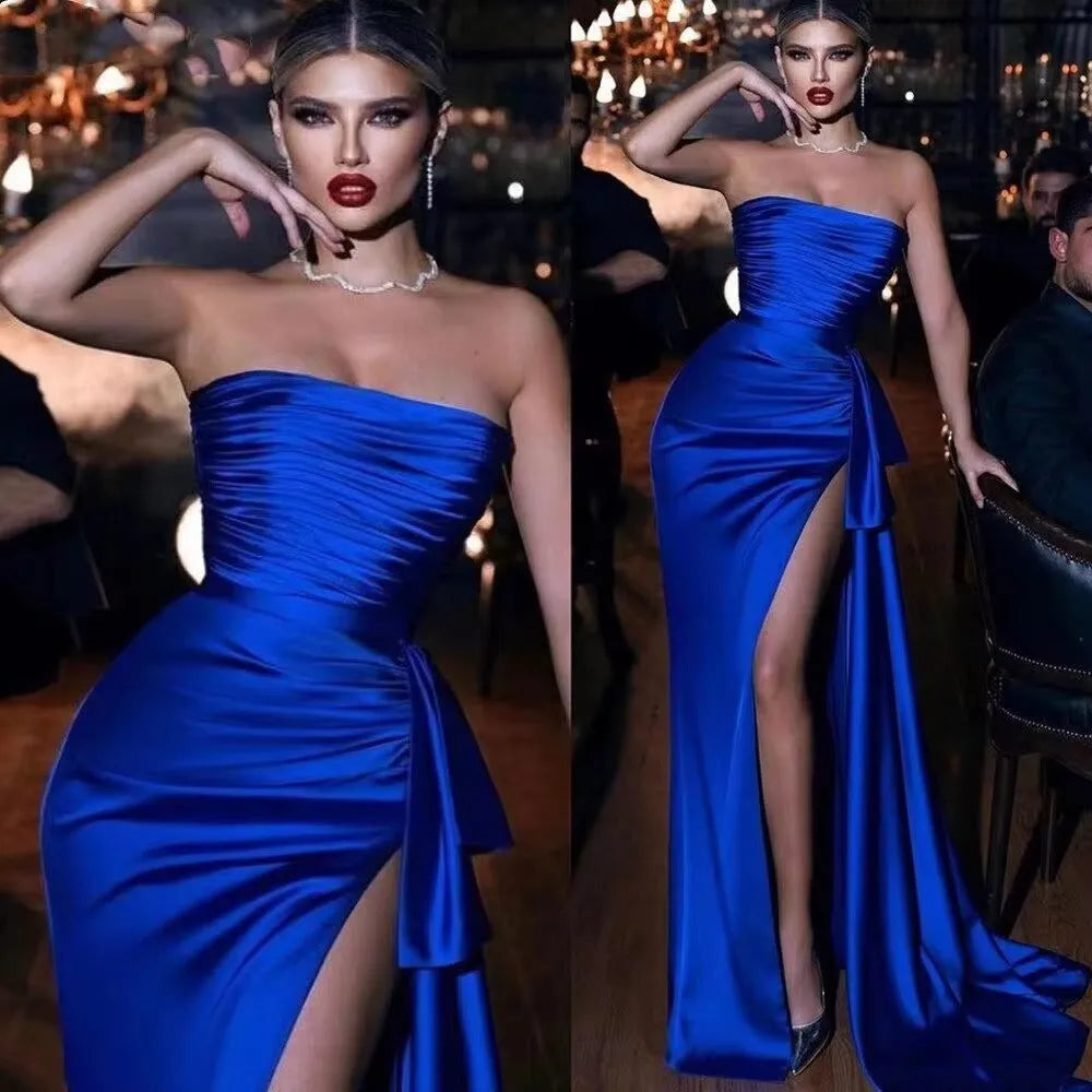 Robe de soirée sirène bleu royal Arabia en satin plissé avec fente lat