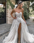 Beach Wedding Dresses For Bride Elegant Lace Boho Wedding Gowns Strapless Sleeveless High Split Princess Bride Dresses