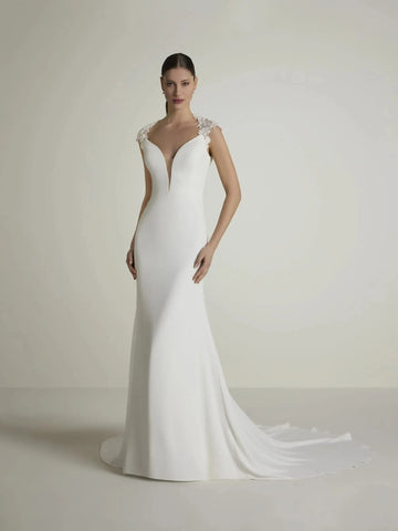 Mermaid Wedding Dress with V Neck with Cap Sleeves and Keyhole Back in Crepe Modern Princess Vestido De Novia Bow Satin Court Train Sleeves Bridal Gowns White Satin