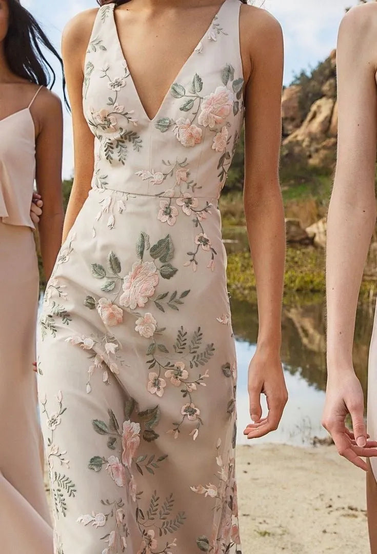 Lace Embroidery V-neck A-line Prom Dress Elegant Sleeveless Classical Cheongsam Robes De Soirée