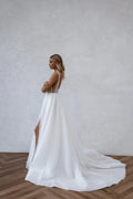 Beach Elegant Wedding Dresses Split Backless Lace Appliques Bridal Gown Square Neck Boho Spaghetti Straps