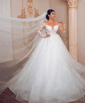 Illusion O-Neck Long Sleeves Wedding Dress 3D Flowers Lace Appliques A-Line Court Train Floor-Length Luxury Bridal Gown