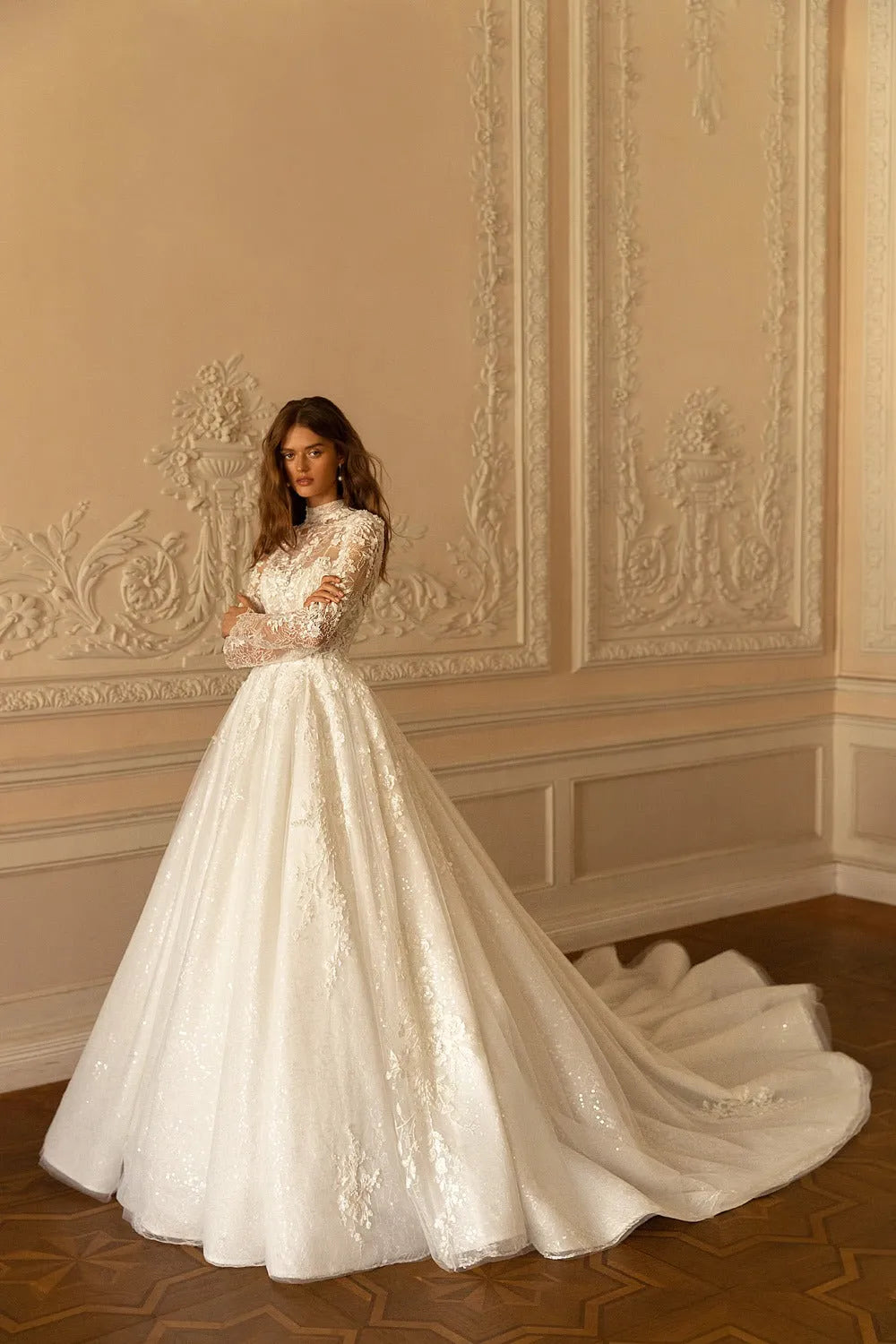 Modest High Collar Long Sleeve Wedding Dress Classic Lace Appliques Dress For Bride Sparkly A-line Bridal Gown Robe De Mariée Custom Color