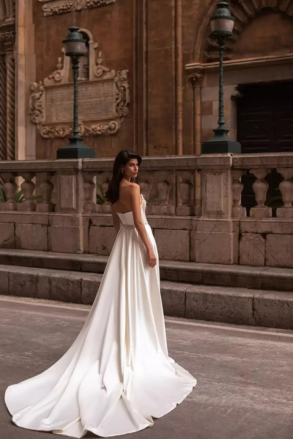 Gorgeous Women's Wedding Dresses Mermaid Sexy Side High Split Plate Satin Backless Sweep Train Formal Bride Gowns Beach Party