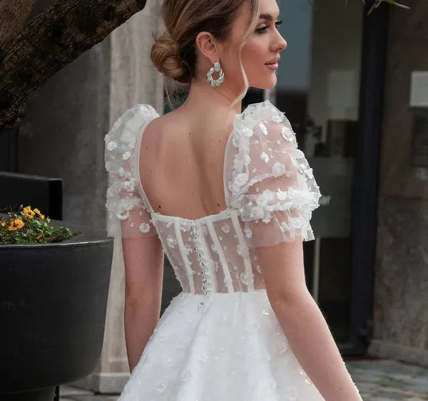 Elegant Short Wedding Dress Women White Open Back Lace Square Collar Short Puff Sleeve Bridal Gown Tulle Vestidos De Noiva