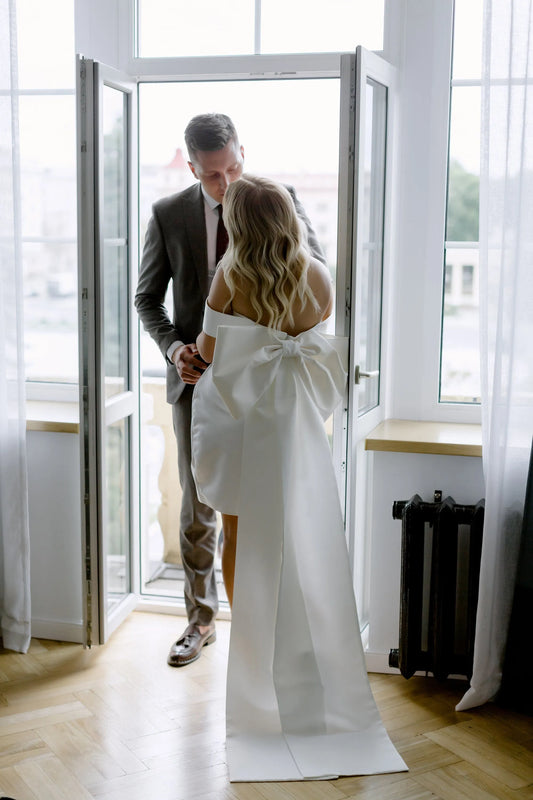 Elegant Short Mini Satin Wedding Dresses Off The Shoulder Large Bow Open Back Bridal Gown Above Knee Length Bride Dress White