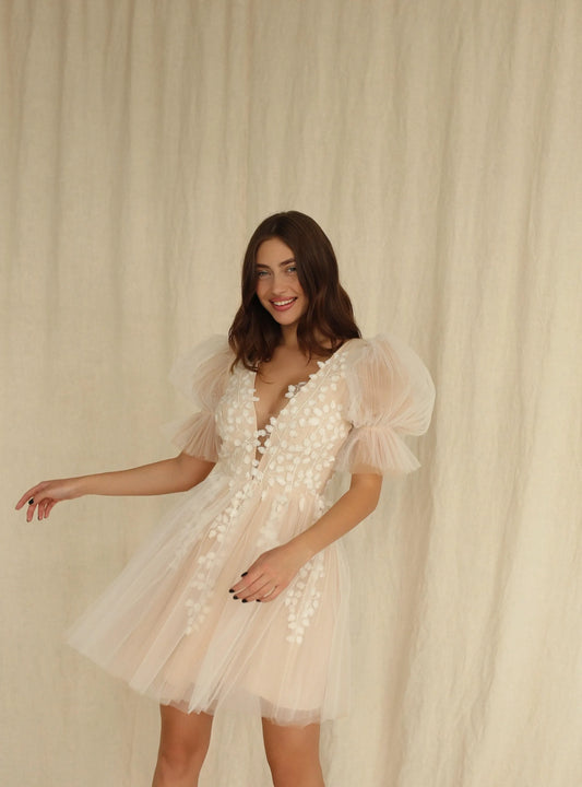 Fall In Love Store Custom Short Wedding Dress V-Neck Half Puffy Sleeves A-Line Tulle Summer Mini Bridal Gown Homecoming Dress