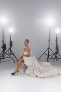 Vintage Strapless Wedding Dress Elegant Pleated Dresses Luxury Long Train Floor-length Bride Dresses Vestidos De Novia