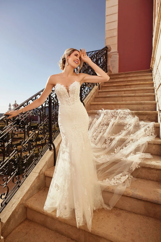 Fascinating Sweetheart Mermaid Sexy Slim Wedding Dresses Lace Appliques Bride Gowns Sleeveless Backless Button Vestido De Novia As Picture