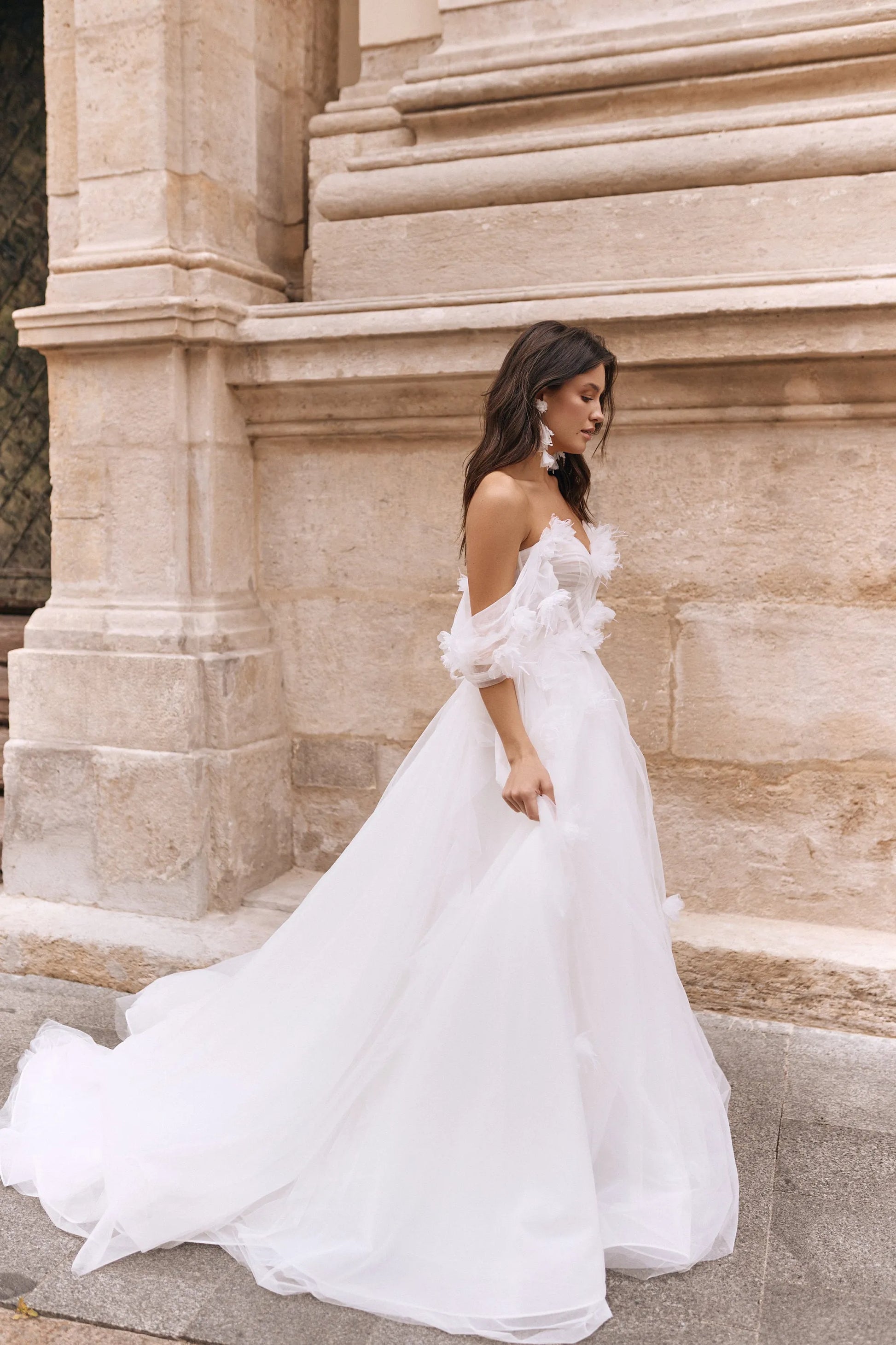 Exquisite Bride Dresses Off The Shoulder 3D Flower Pleat Corset Wedding Dresses Boho A Line Tulle Bridal Gown