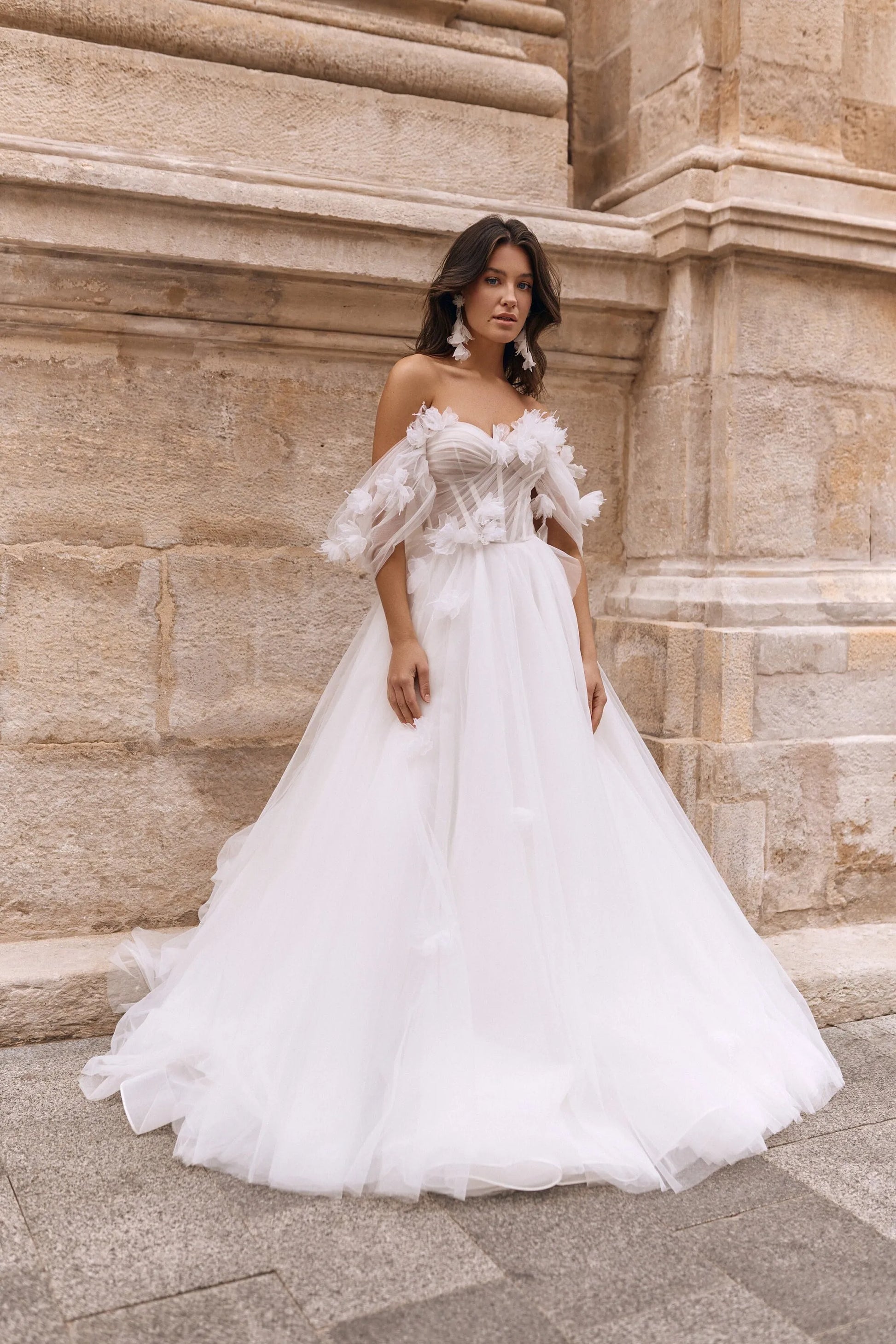 Exquisite Bride Dresses Off The Shoulder 3D Flower Pleat Corset Wedding Dresses Boho A Line Tulle Bridal Gown Ivory
