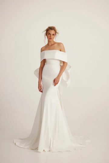 Romantic Wedding Gown with a Flattering Silhouette, Delicate Details, and Timeless Elegance for an Enchanting and Unforgettable Bridal Look
